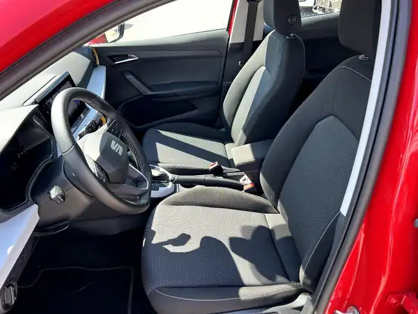 SEAT ARONA (8/26)