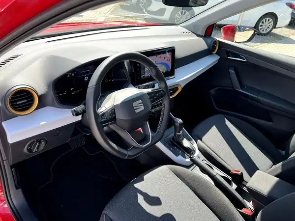 SEAT ARONA (9/26)