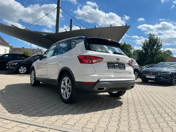 SEAT ARONA (2/26)