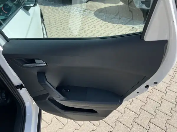 SEAT ARONA (14/26)
