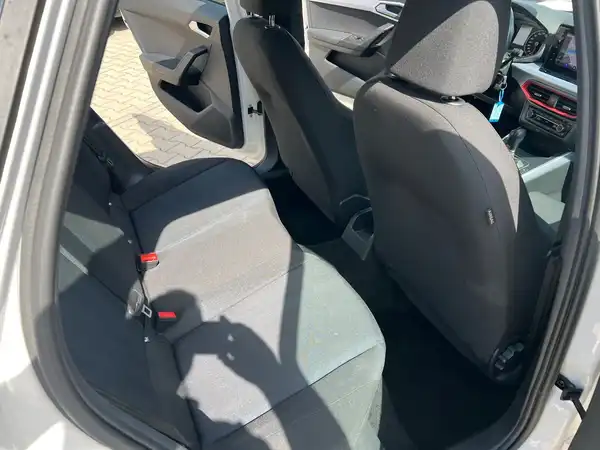 SEAT ARONA (15/26)