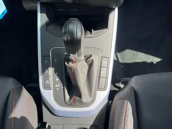 SEAT ARONA (22/26)