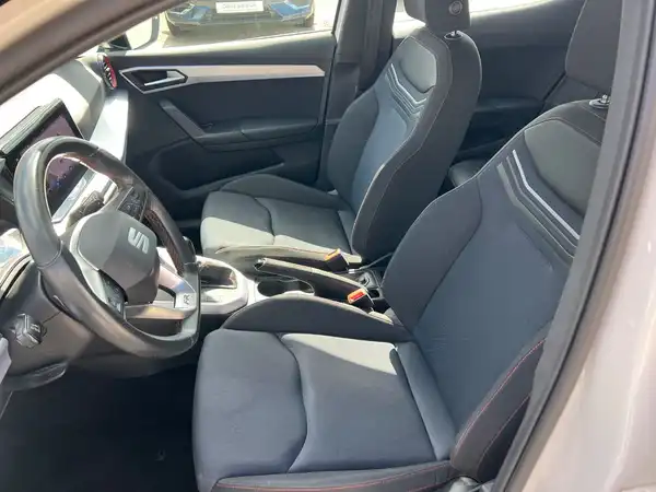 SEAT ARONA (8/26)
