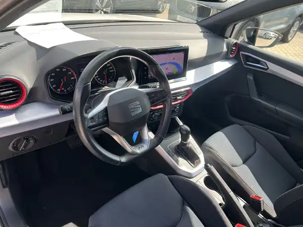SEAT ARONA (9/26)