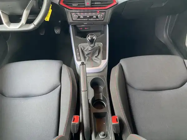 SEAT ARONA (9/19)
