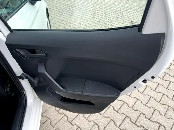 SEAT IBIZA (14/26)