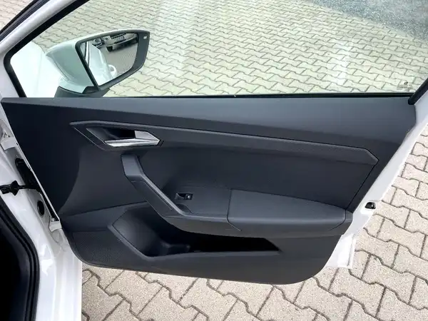 SEAT IBIZA (19/26)