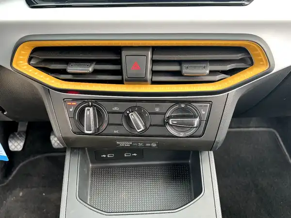 SEAT IBIZA (23/26)