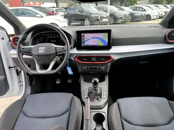SEAT IBIZA (17/26)