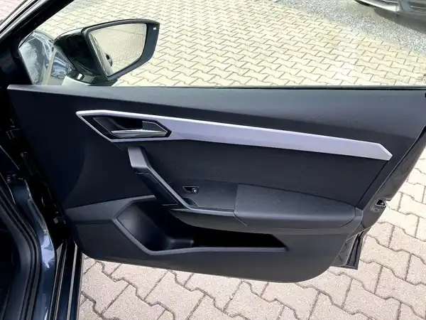 SEAT IBIZA (19/26)