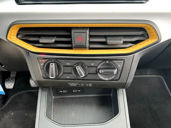 SEAT IBIZA (23/26)