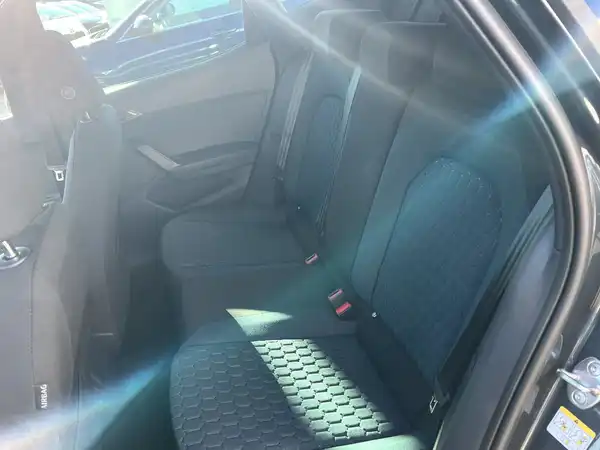 SEAT IBIZA (13/26)