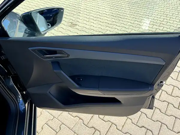 SEAT IBIZA (19/26)