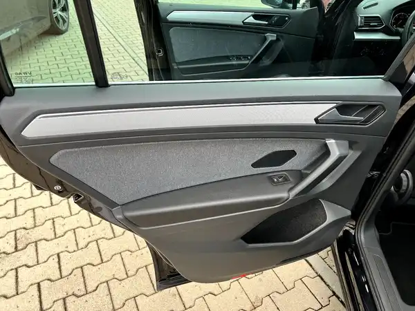 SEAT TARRACO (12/28)