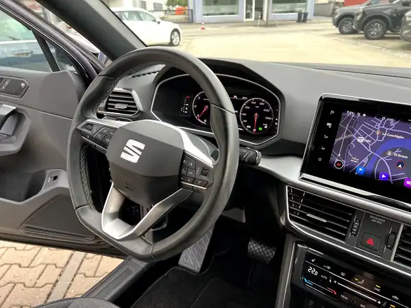 SEAT TARRACO (27/28)