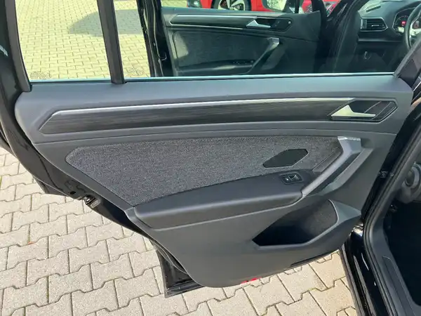 SEAT TARRACO (12/28)