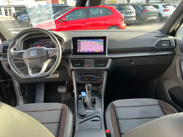 SEAT TARRACO (19/28)