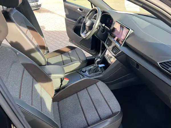 SEAT TARRACO (22/28)