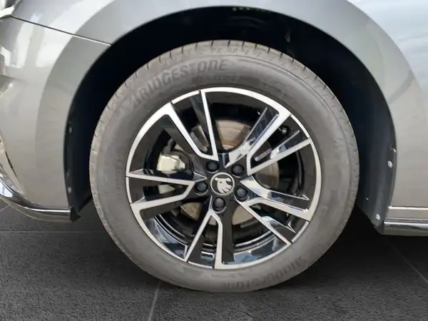 ŠKODA FABIA (15/18)
