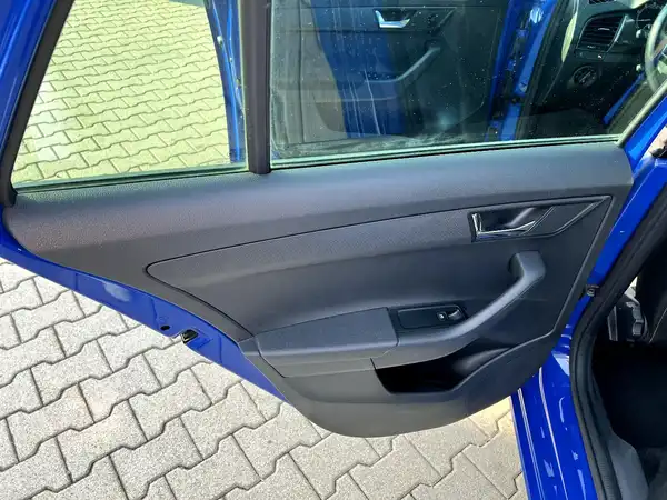 ŠKODA FABIA (11/27)