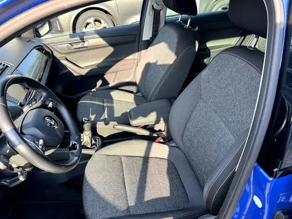 ŠKODA FABIA (8/27)
