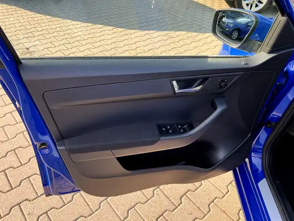 ŠKODA FABIA (10/27)