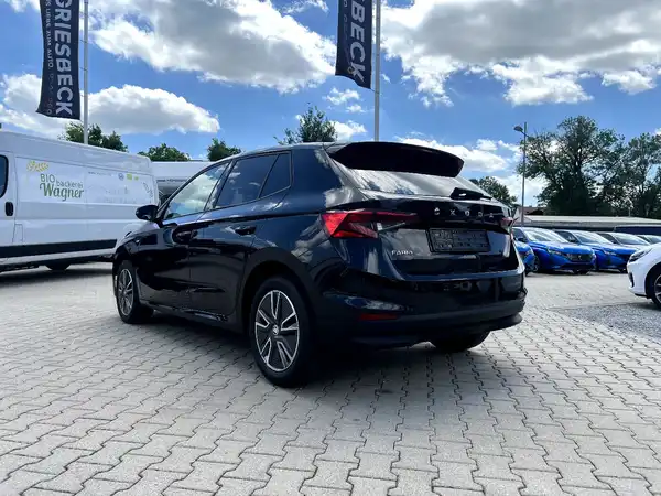 ŠKODA FABIA (2/26)