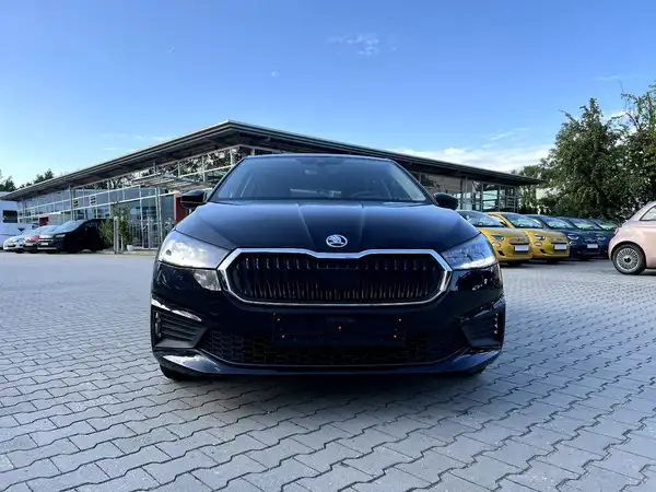 ŠKODA FABIA (5/26)