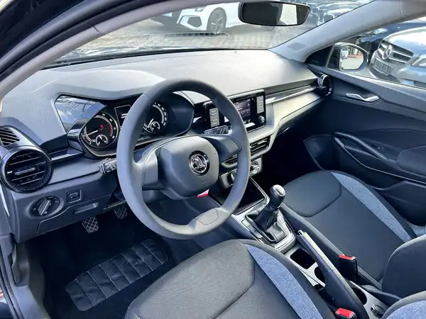 ŠKODA FABIA (8/26)