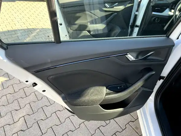 ŠKODA KAMIQ (12/28)