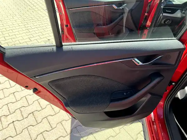 ŠKODA KAMIQ (11/27)