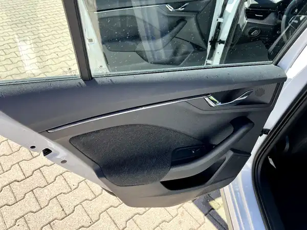 ŠKODA KAMIQ (11/27)