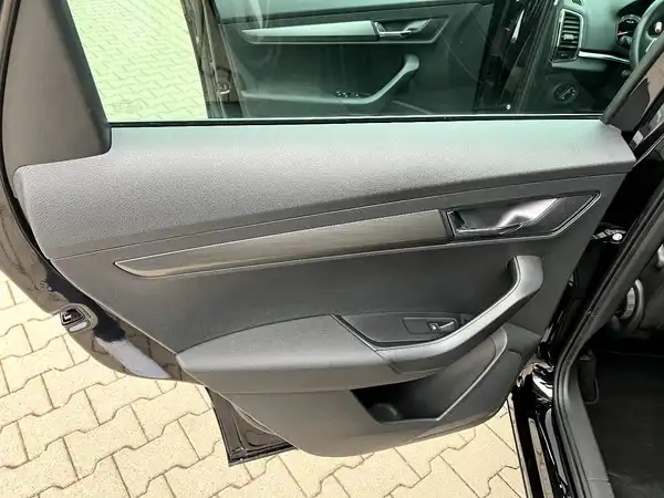 ŠKODA KAROQ (12/28)