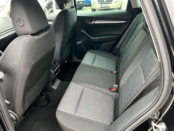 ŠKODA KAROQ (13/28)