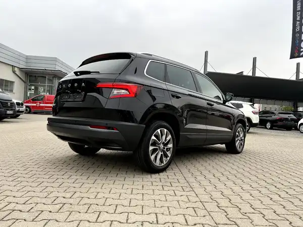 ŠKODA KAROQ (4/28)
