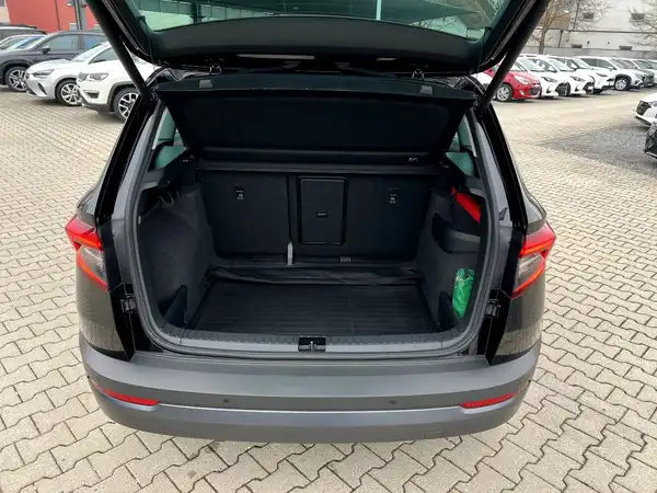 ŠKODA KAROQ (7/28)