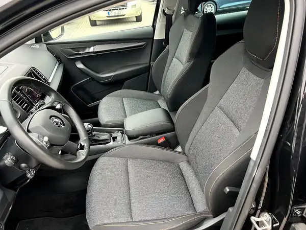 ŠKODA KAROQ (9/28)