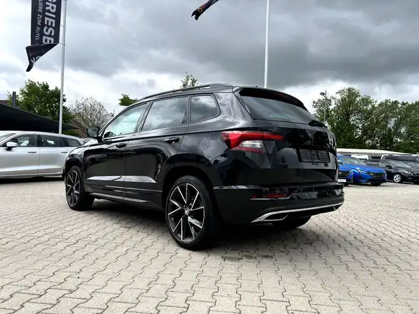 ŠKODA KAROQ (2/28)