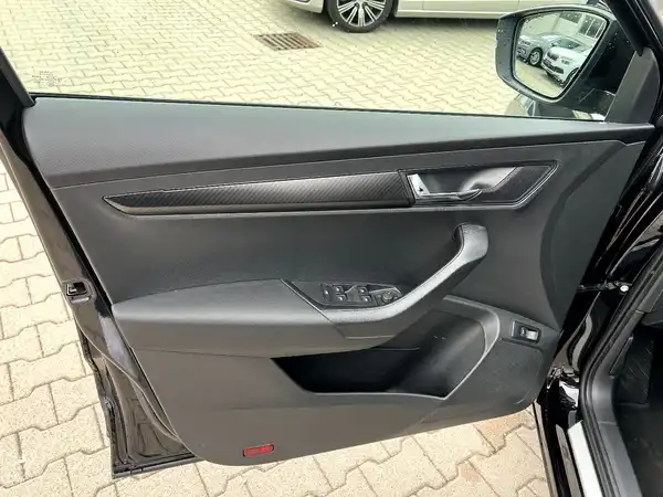 ŠKODA KAROQ (11/28)