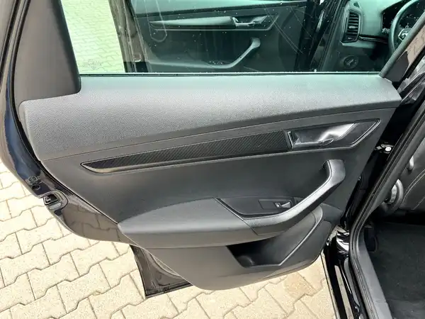 ŠKODA KAROQ (12/28)