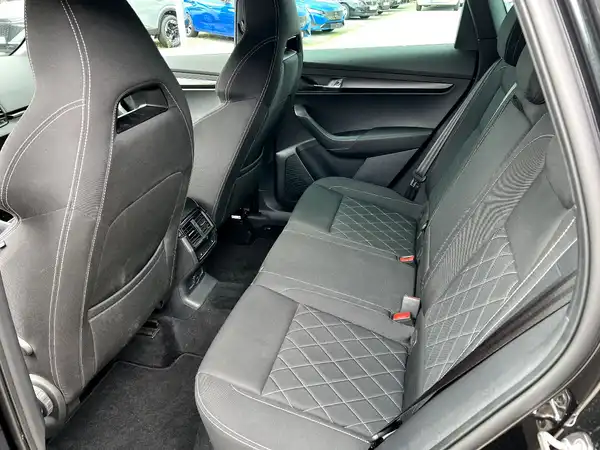 ŠKODA KAROQ (13/28)