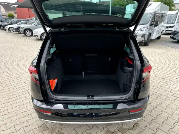 ŠKODA KAROQ (7/28)