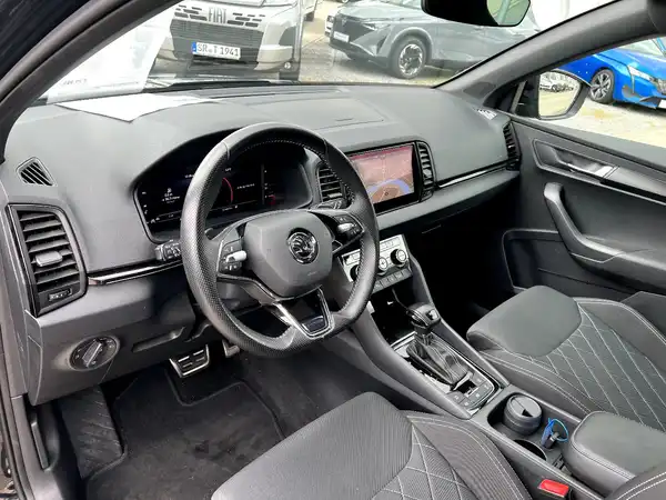 ŠKODA KAROQ (10/28)