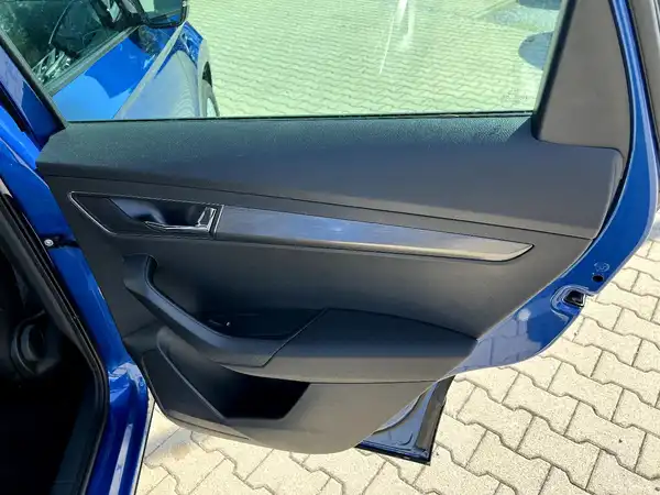 ŠKODA KAROQ (15/27)