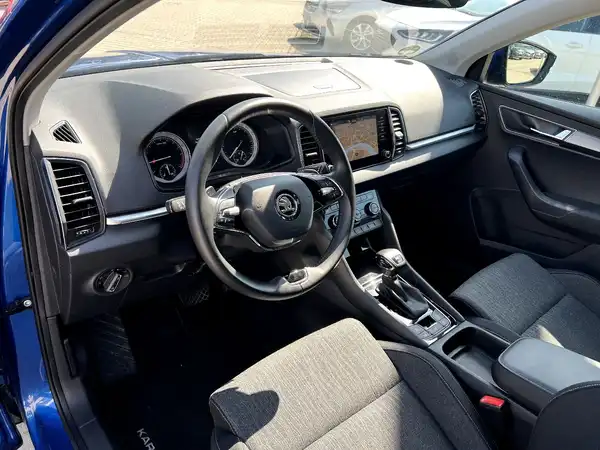 ŠKODA KAROQ (10/27)