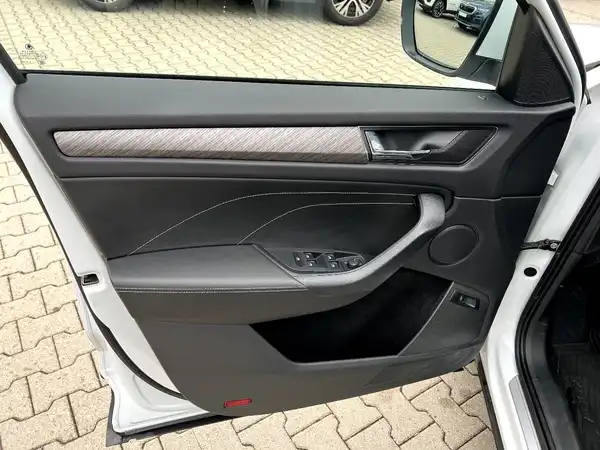 ŠKODA KODIAQ (11/27)