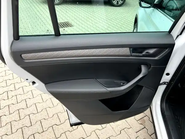 ŠKODA KODIAQ (12/27)