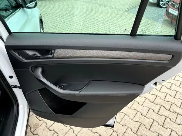 ŠKODA KODIAQ (15/27)