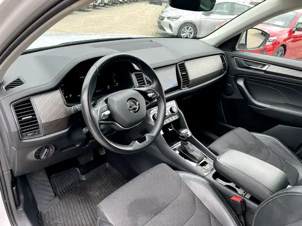 ŠKODA KODIAQ (10/27)