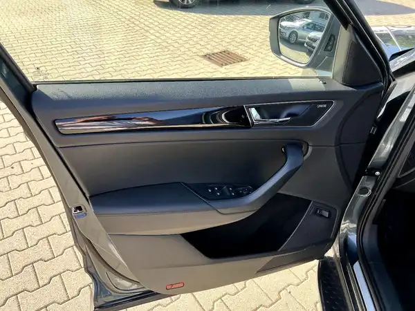 ŠKODA KODIAQ (11/29)